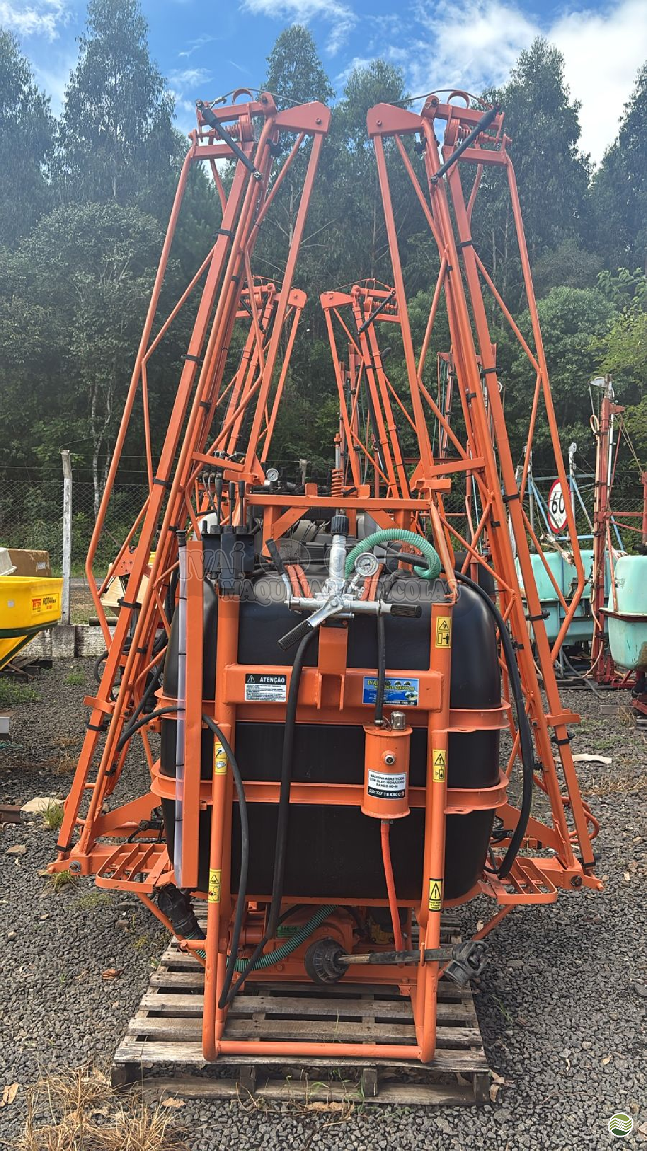 PULVERIZADOR JACTO CONDOR 600 AM14 Acoplado Hidráulico Ivaí Máquinas Agrícolas IVAI PARANÁ PR